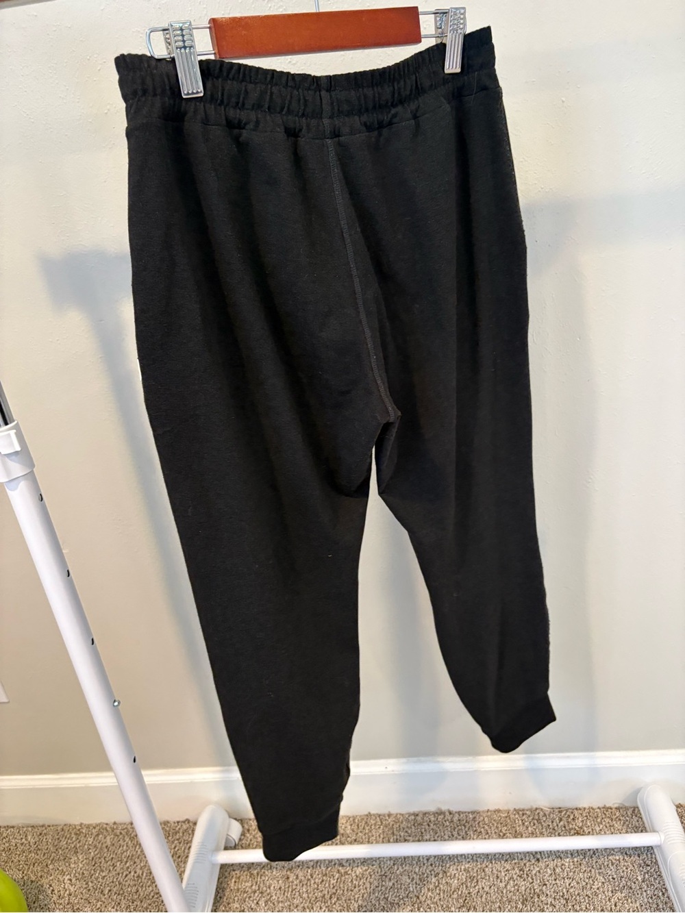 Performance Joggers - Picture 2 of 3